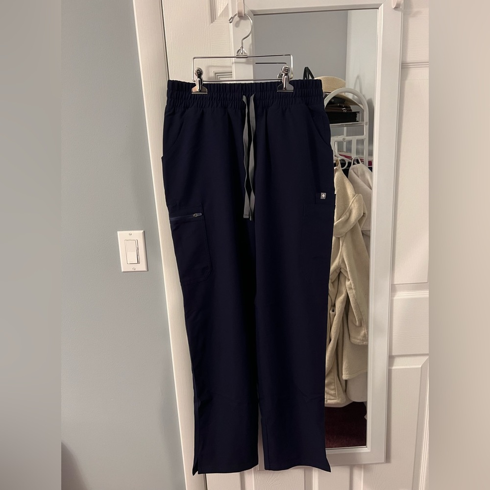 Figs Women’s Yola High-Waisted Pant - Size M, Navy